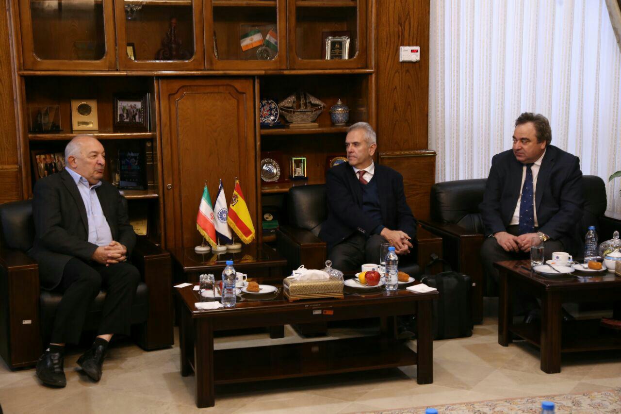 سفیر اسپانیا در دیدار با عضو هیات رئیسه اتاق مشهد:  گسترش تعاملات گردشگری دو کشور در گروی اصلاح زیرساخت‌های صنعت توریسم در ایران